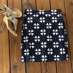 Ann Taylor Blue/Black/White Geo Print Skirt-4P